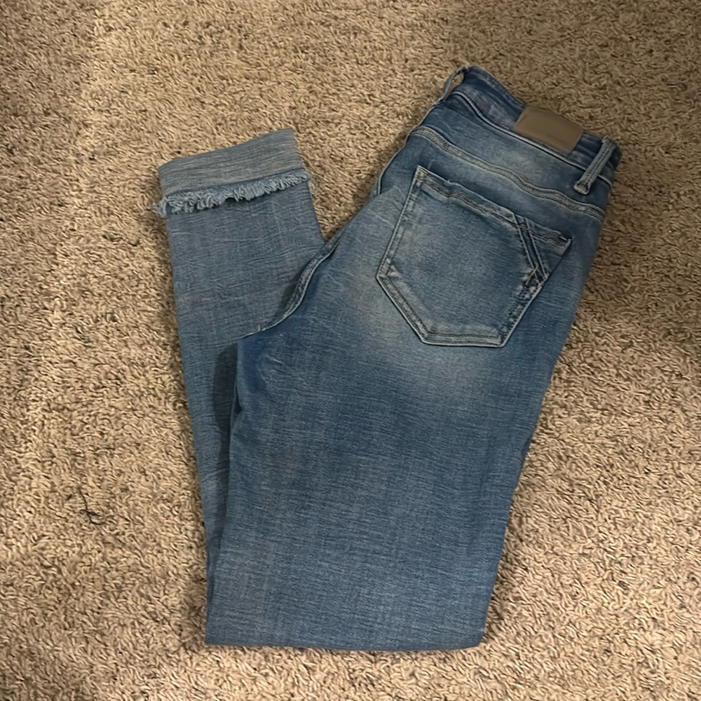 Buckle Denim Cropped Jeans